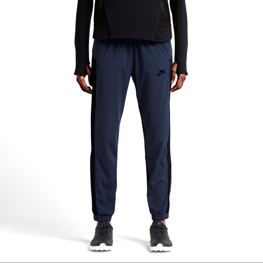 Women’s Nike Bonded Tech Mesh Jogger ✔️